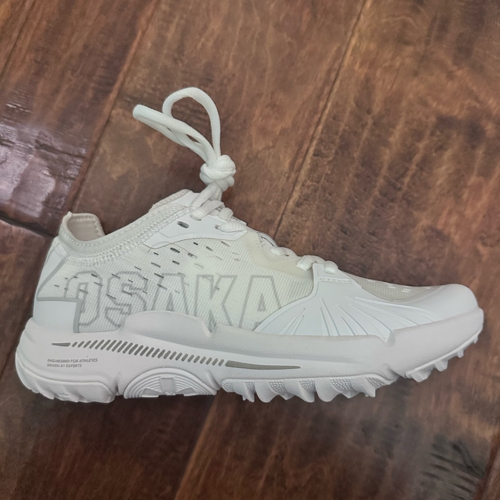 Cream Athletic Shoes with Chunky Sole and Textured Traction